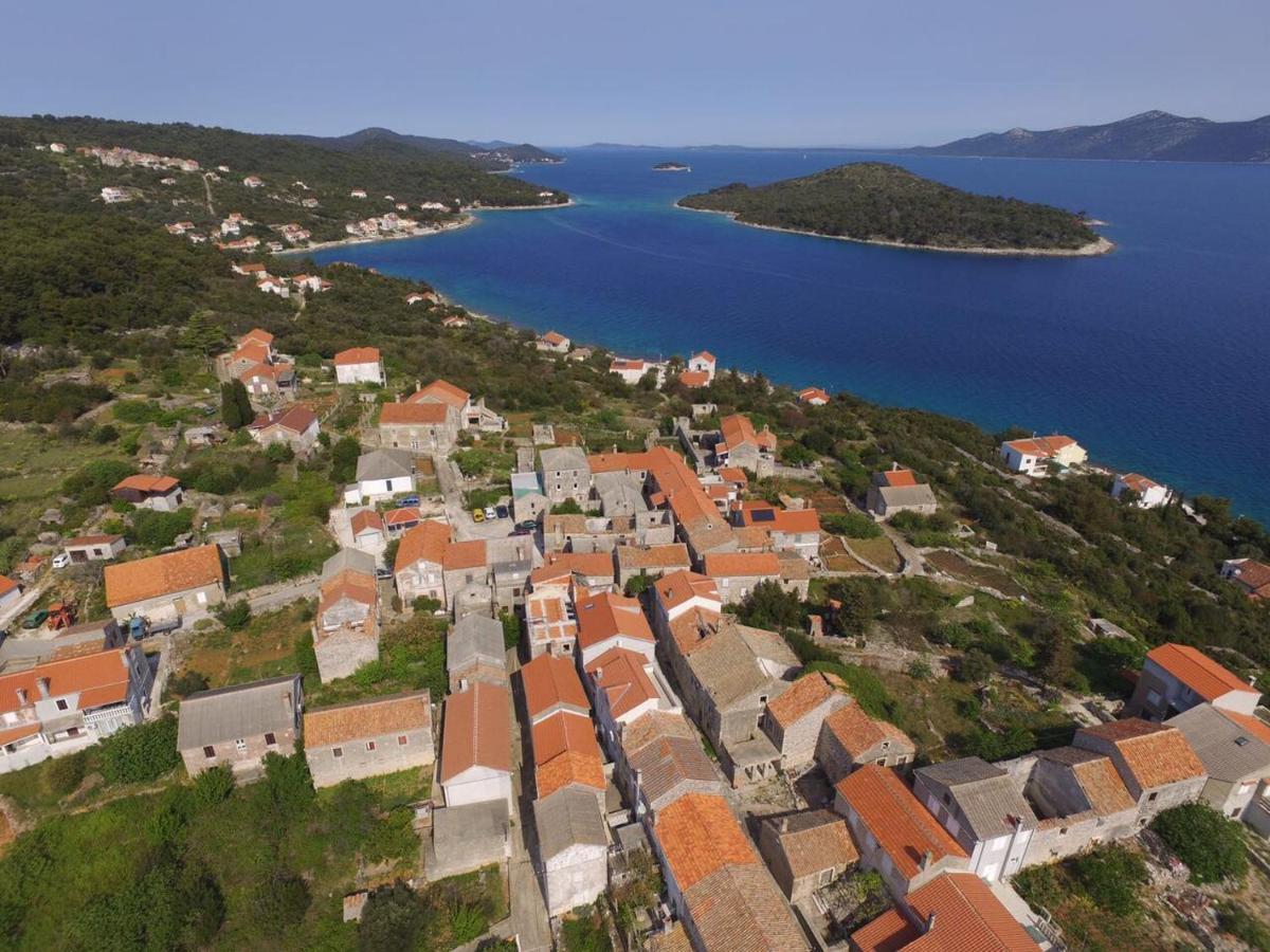 Mali Iz * Zadar